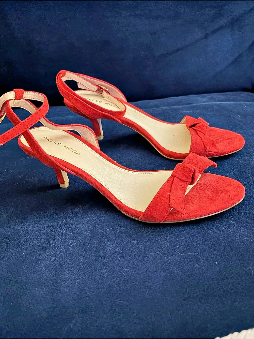 Pelle Moda Bow Ankle Strap Heels / Sandals in Red Suede 8.5 M